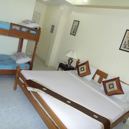 טגאיטאי Royal Taal Inn מראה חיצוני תמונה