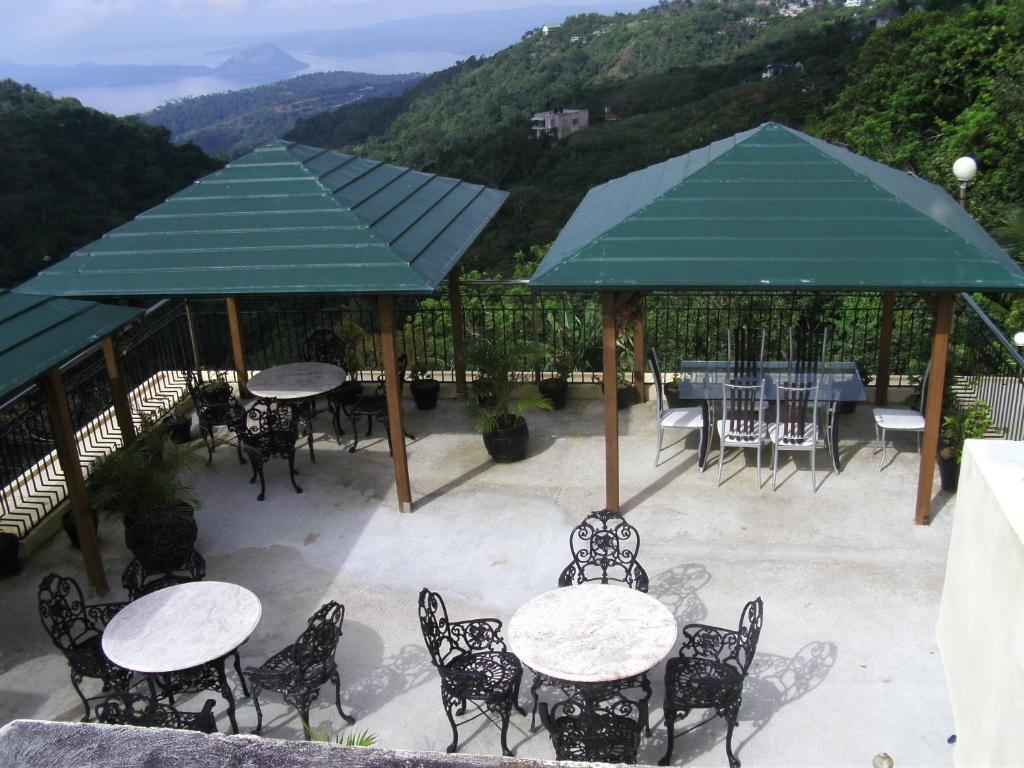 טגאיטאי Royal Taal Inn מראה חיצוני תמונה