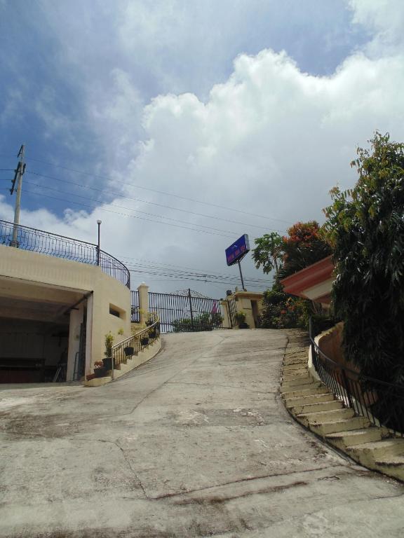 טגאיטאי Royal Taal Inn מראה חיצוני תמונה