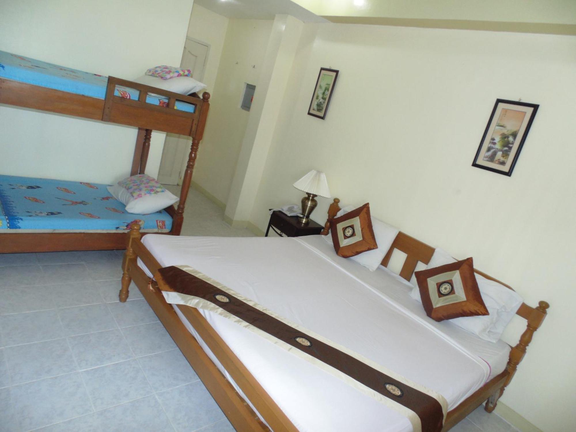 טגאיטאי Royal Taal Inn מראה חיצוני תמונה