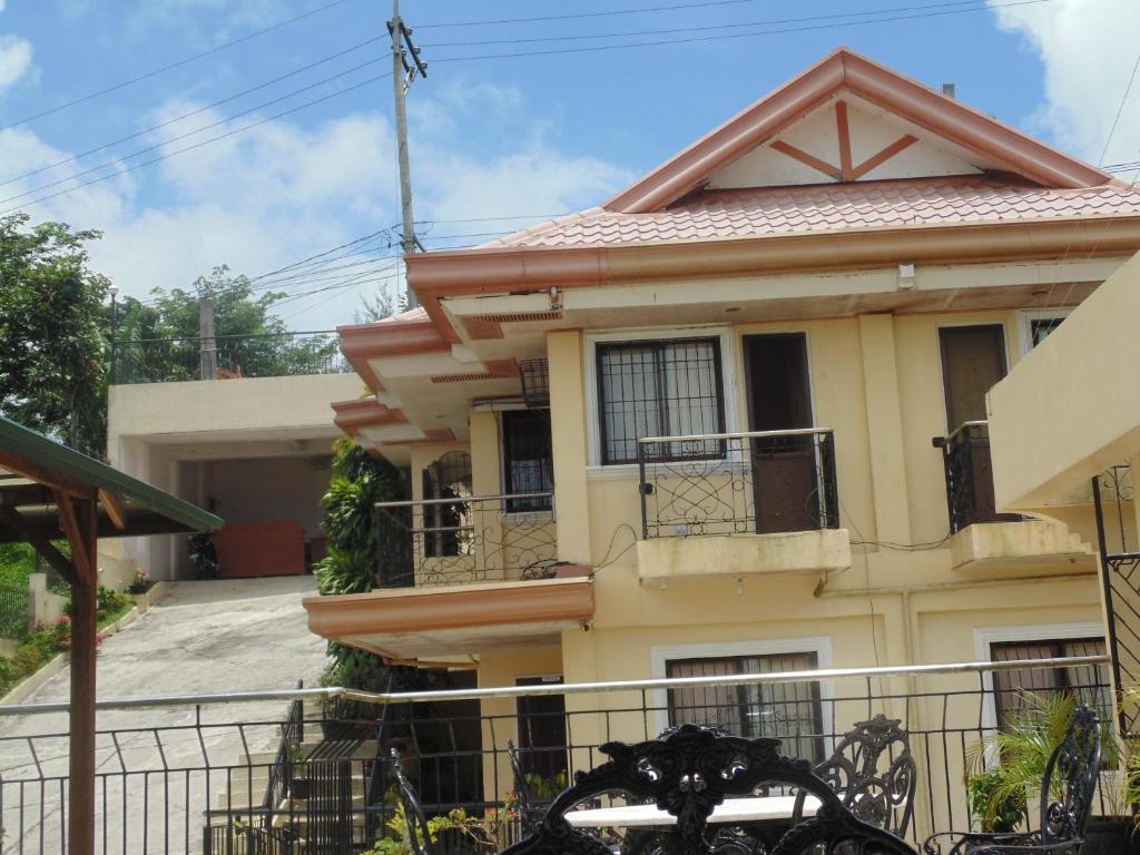 טגאיטאי Royal Taal Inn מראה חיצוני תמונה