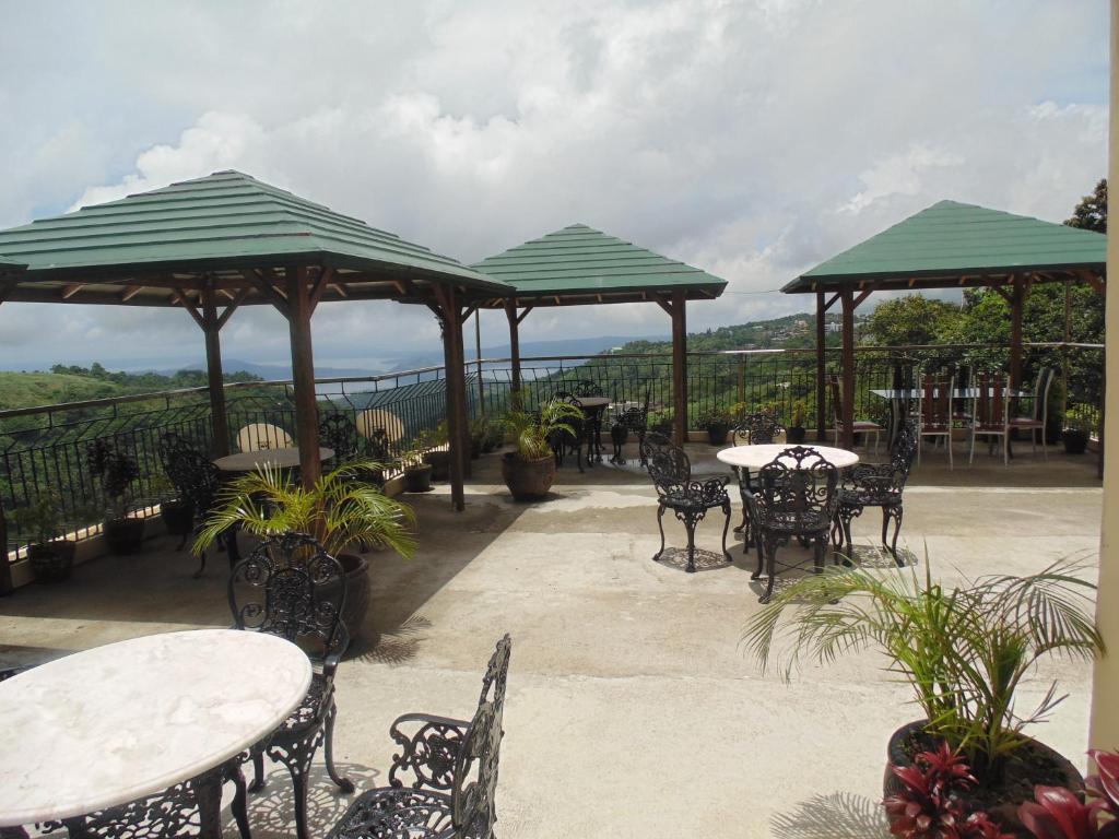 טגאיטאי Royal Taal Inn מראה חיצוני תמונה
