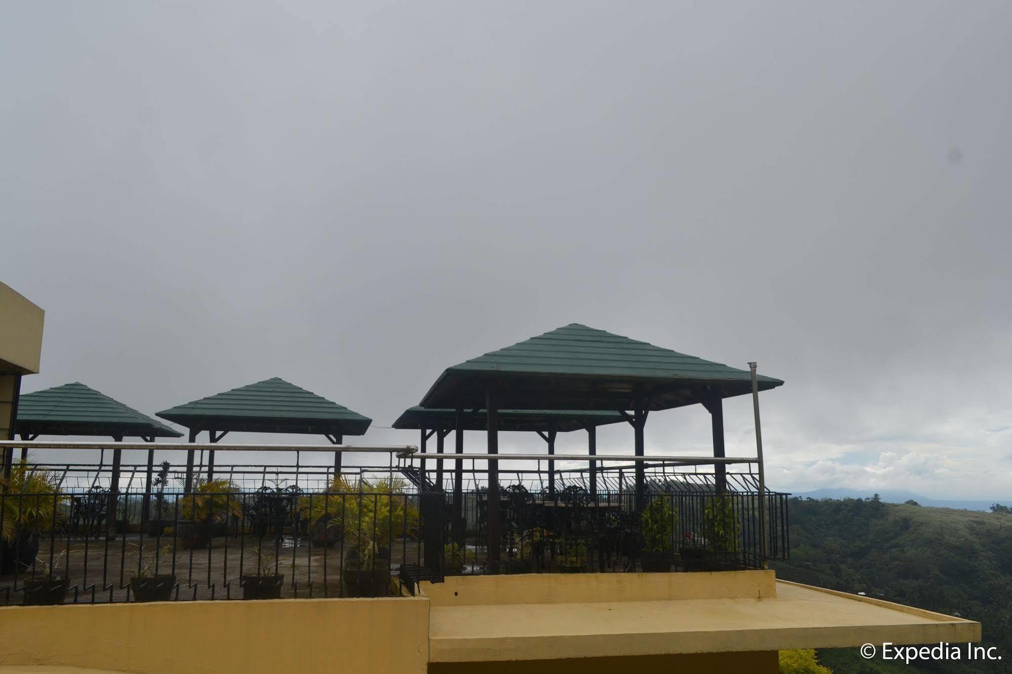 טגאיטאי Royal Taal Inn מראה חיצוני תמונה