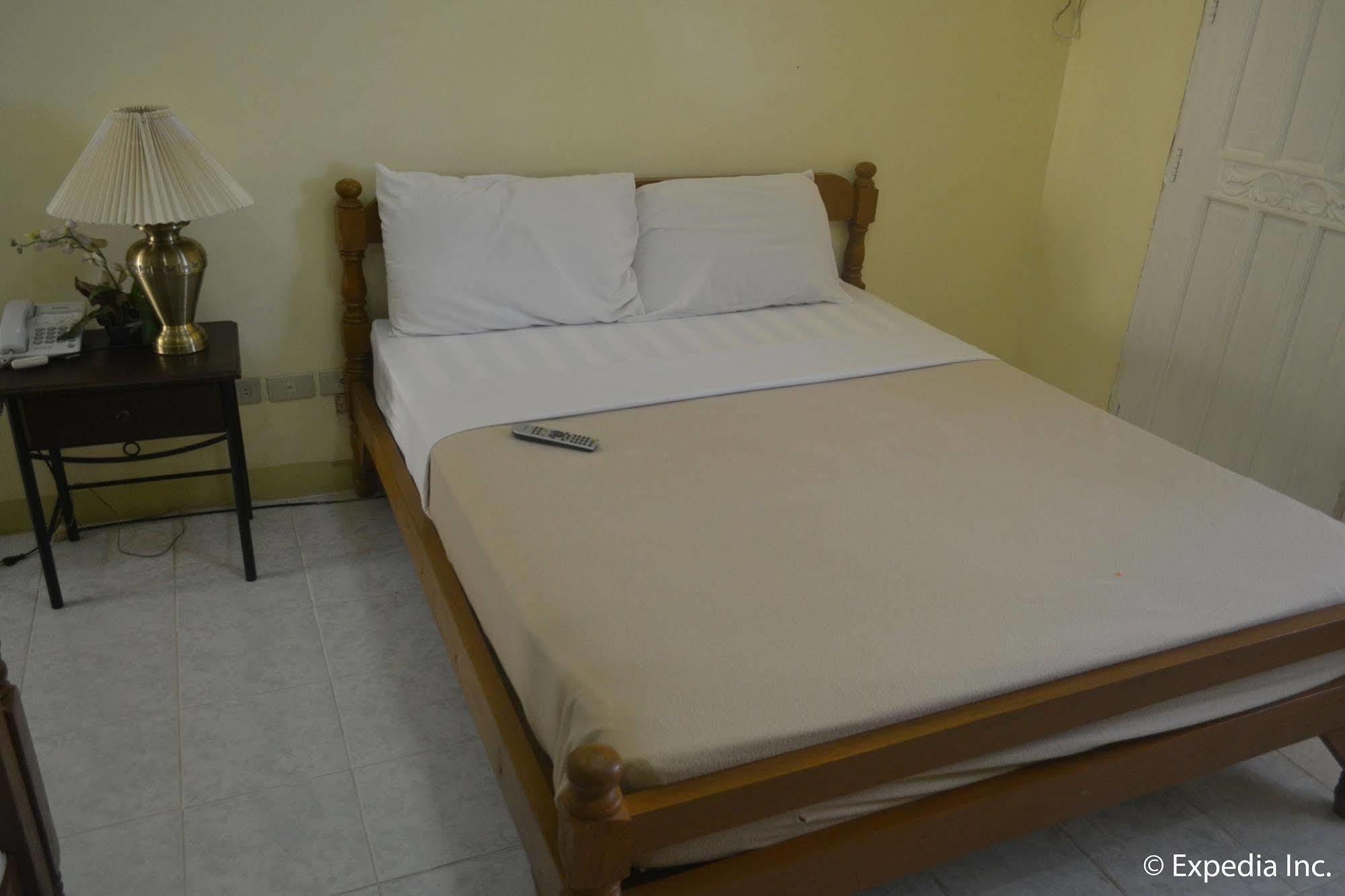 טגאיטאי Royal Taal Inn מראה חיצוני תמונה