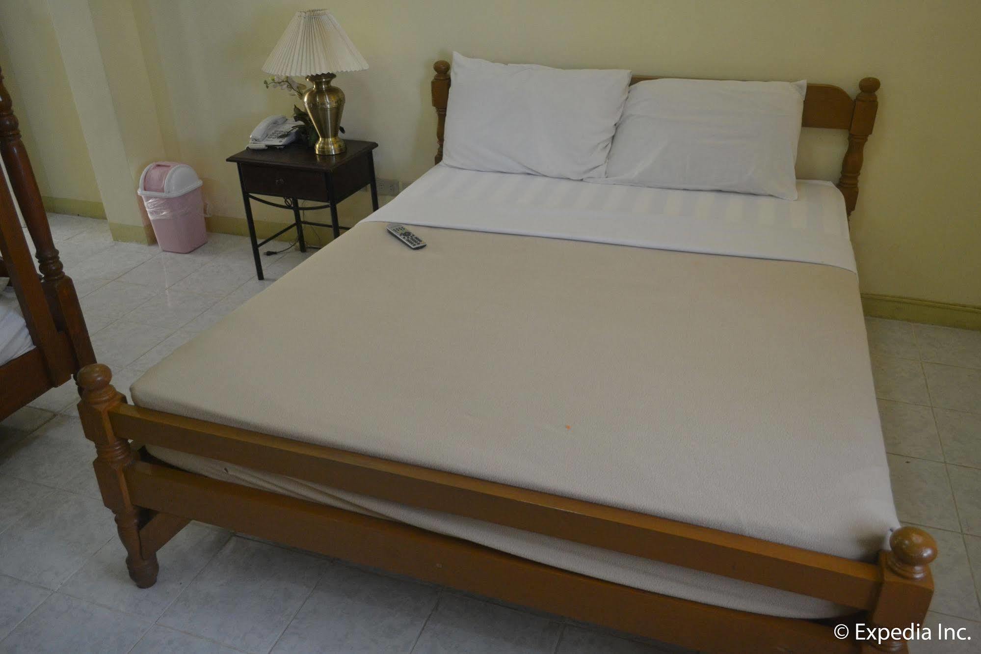 טגאיטאי Royal Taal Inn מראה חיצוני תמונה